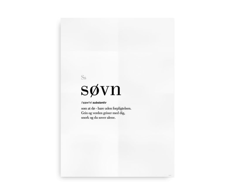 Humoristisk plakat med definitionen af søvn på dansk og engelsk