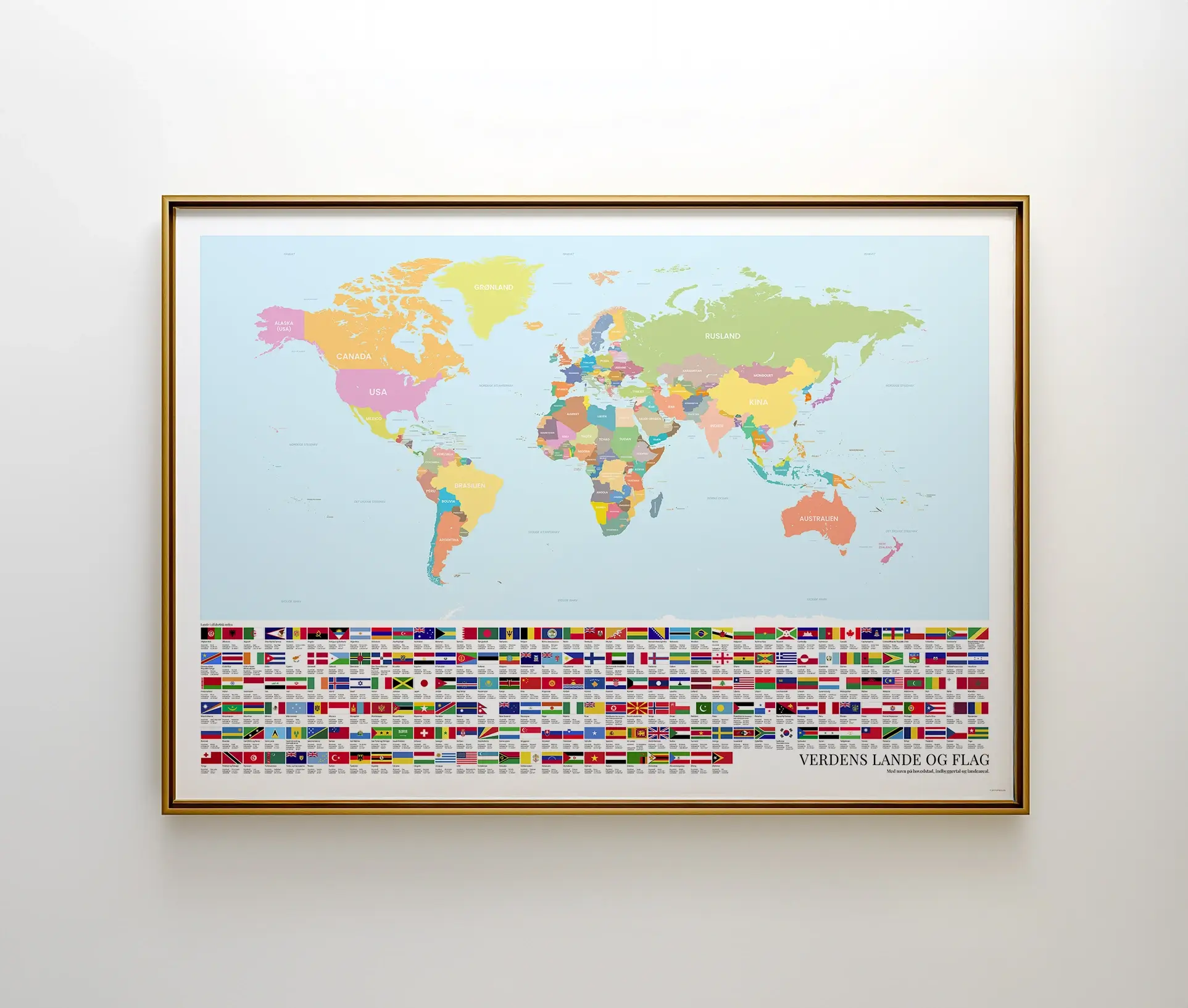 Verdenskort med navne og flag i elegant ramme på væg – farverig og lærerig plakat med lande, hovedstæder og flag