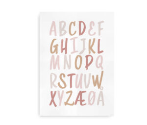 Alfabetplakat med bogstaverne fra A til Å i bløde nuancer af rosa, beige og brun på en hvid baggrund.
