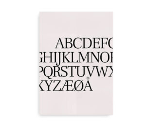 Plakat med det danske alfabet i sort tekst på en lys baggrund.
