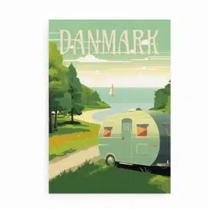 Plakat med campingvogn og sejlbåd ved dansk kyst