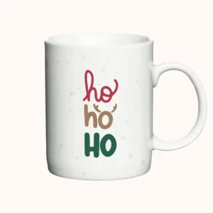 Hvidt krus med "Ho Ho Ho" tekst i juletema og snefnugdetaljer.