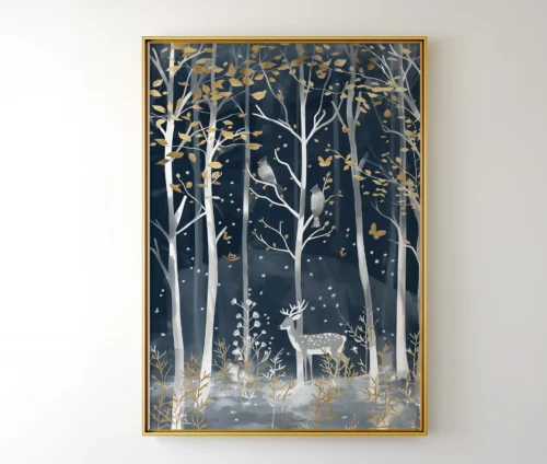 Winter Wonderland plakat med skovmotiv og gyldne detaljer, indrammet i en elegant guldramme på en lys væg.