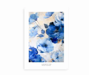 Kunstplakat med blå blomster og abstrakte gyldne detaljer på en lys baggrund.