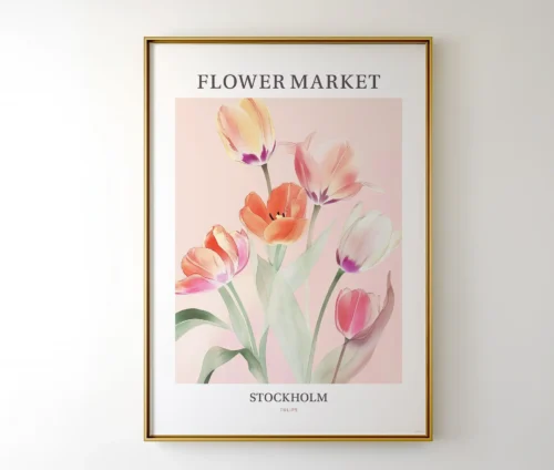 Indrammet plakat med teksten "Flower Market Stockholm" og farverige tulipaner på lyserød baggrund.
