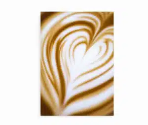 "Coffee Heart"-plakat uden ramme, der fremhæver hjerteformen i latte artens gyldne nuancer.