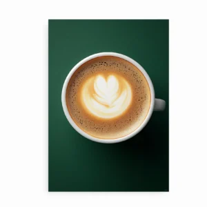 Plakat med en kop kaffe og latte art på mørkegrøn baggrund