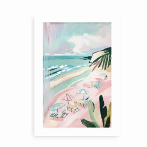 Plakat med kunstnerisk illustration af en tropisk strand med parasoller og havudsigt.