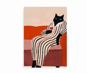 Plakat med en sort kat i en stribet dragt, der sidder afslappet med et glas vin.