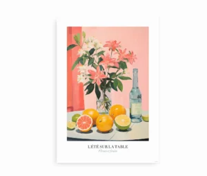 Plakat med citrusfrugter, blomster og vin på lys baggrund med teksten "L'été sur la table"
