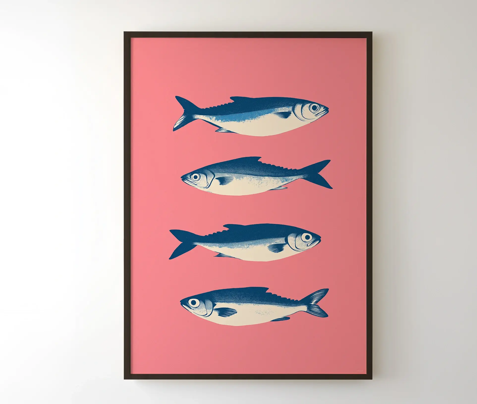 Indrammet plakat med sardiner i pink og blå retrostil