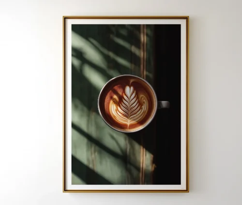 Plakat med cappuccino og latte art set oppefra