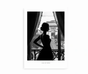 Ikke indrammet plakat med silhuetmotiv og Paris-baggrund