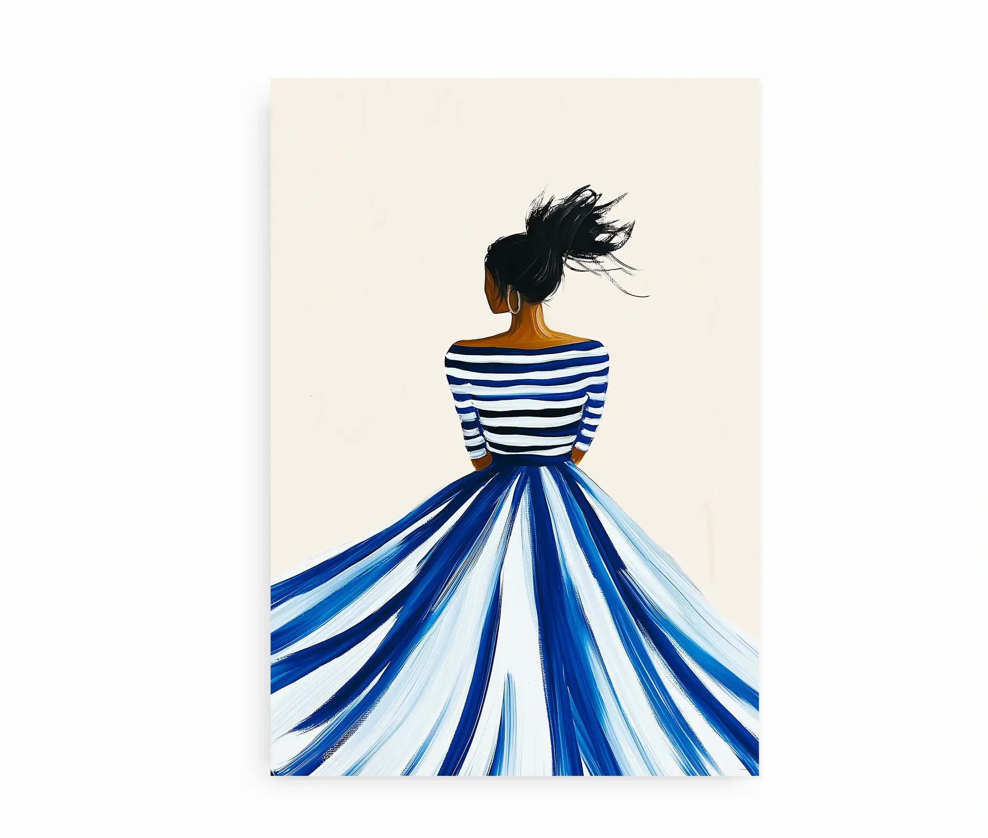 Plakat med kvinde i blå- og hvidstribet kjole på lys baggrund