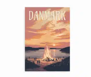 Plakat med strand, solnedgang og Sankt Hans bål