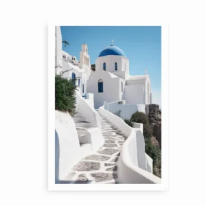 Fritlagt plakat med græsk kirke og sti i Santorini
