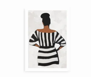 Fritlagt plakat med kvinde i sort og hvid stribet kjole