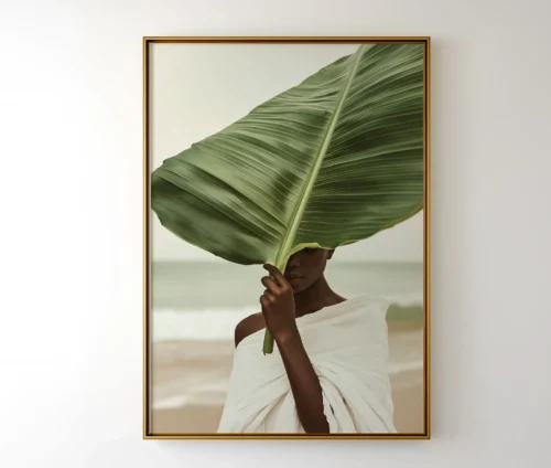 Plakat med kvinde og bananblad i gylden ramme