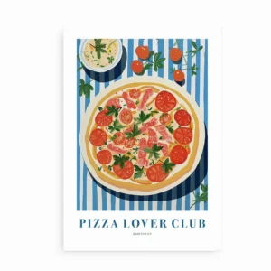 Plakat med illustration af en pizza med tomater og urter på blåstribet baggrund
