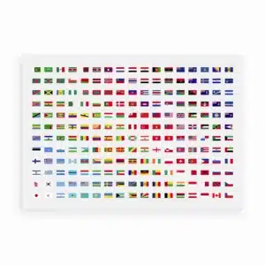 Grafisk plakat med alle verdens flag ordnet efter farver på hvid baggrund.