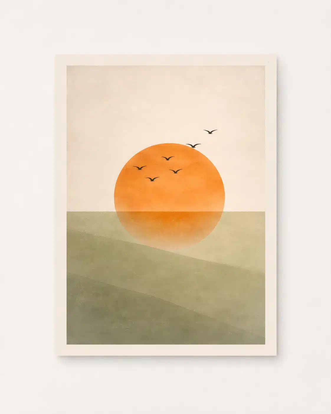 Minimalistisk kunstplakat med orange sol og fugle over grønne bakker ved solnedgang