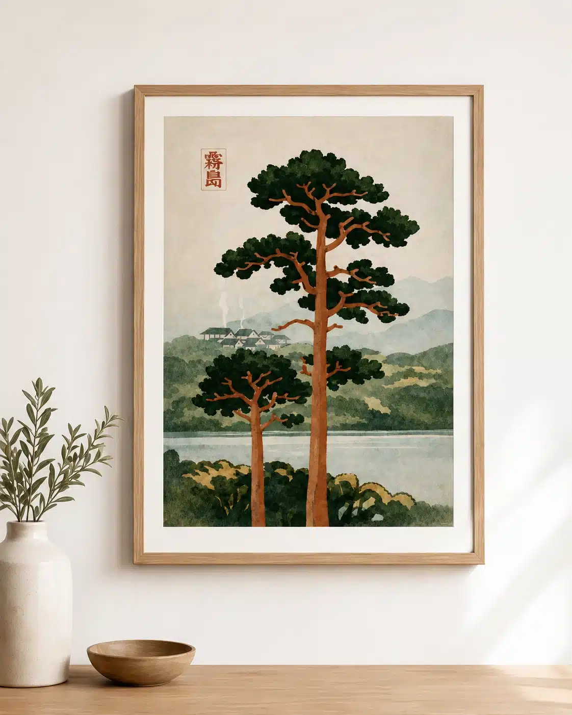 Japansk fyrretræ plakat i træramme med olivengren og keramikskål som dekoration