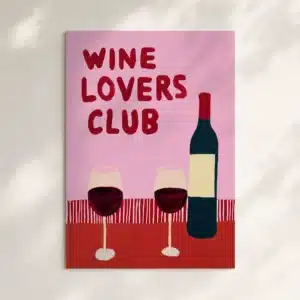 Wine Lovers Club plakat med to rødvinsglas og vinflaske på pink baggrund