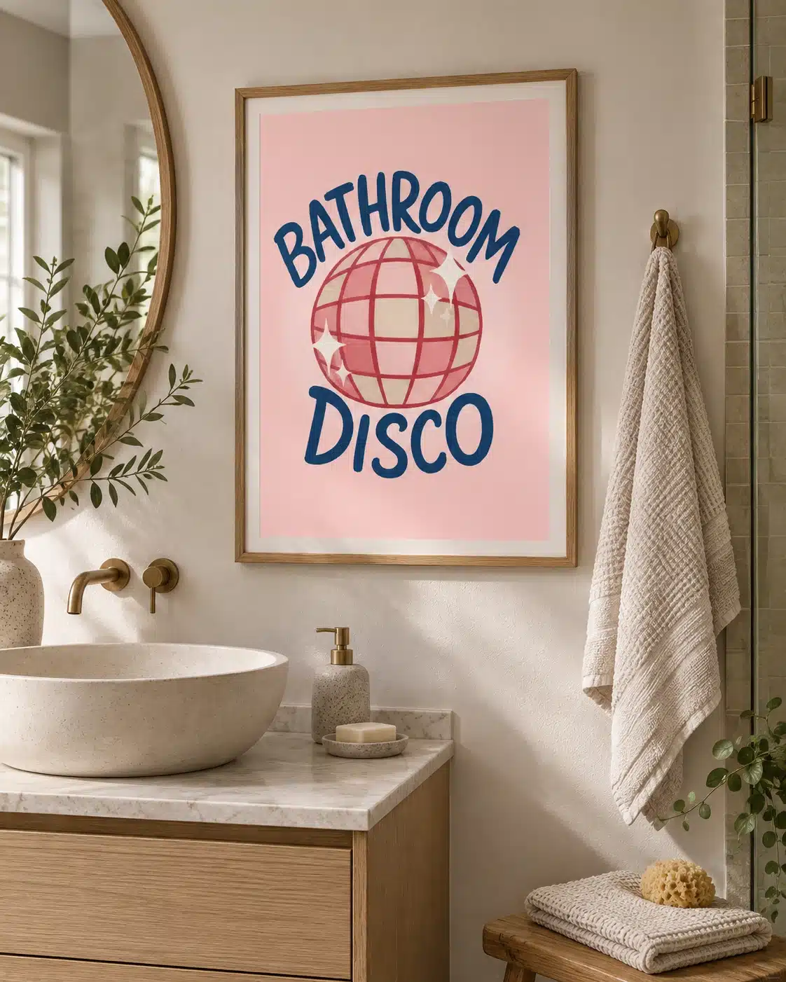 Bathroom Disco plakat som farverigt motiv til badeværelset